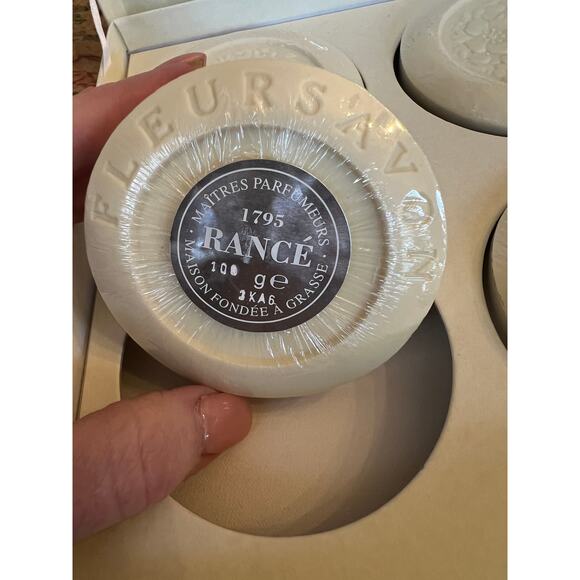 Rance 1975 Freesia Soap, 4x100g (4 soap bars) Boxed - Picture 4 of 4